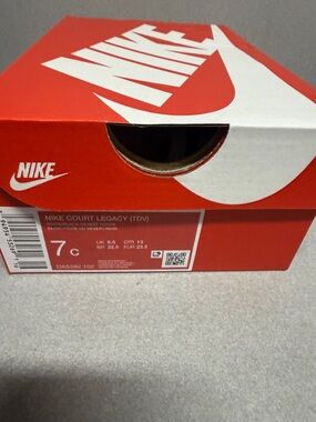 Boy/ girl nike shoes